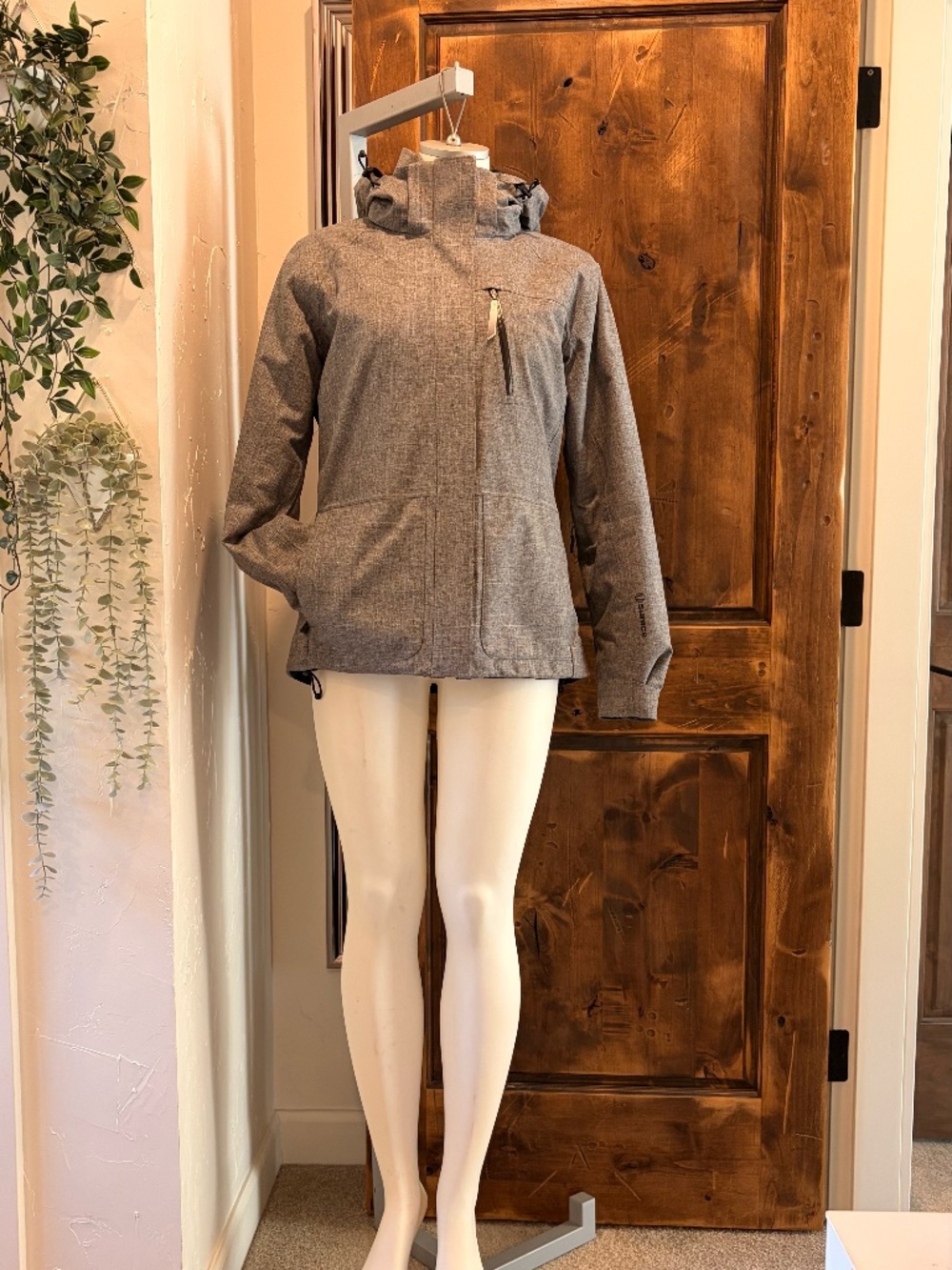 Sunice Gray Technical Ski Jacket – Size 10